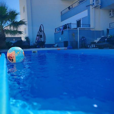 Apartmani Anastasia With Pool, โนวาลยา ภายนอก รูปภาพ