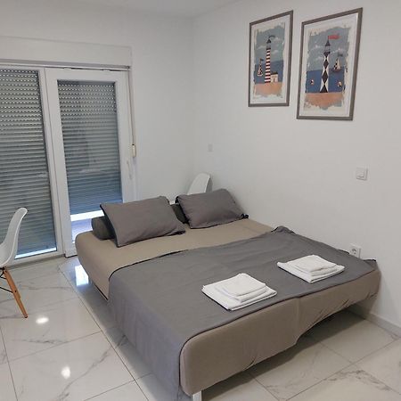 Apartmani Anastasia With Pool, โนวาลยา ภายนอก รูปภาพ
