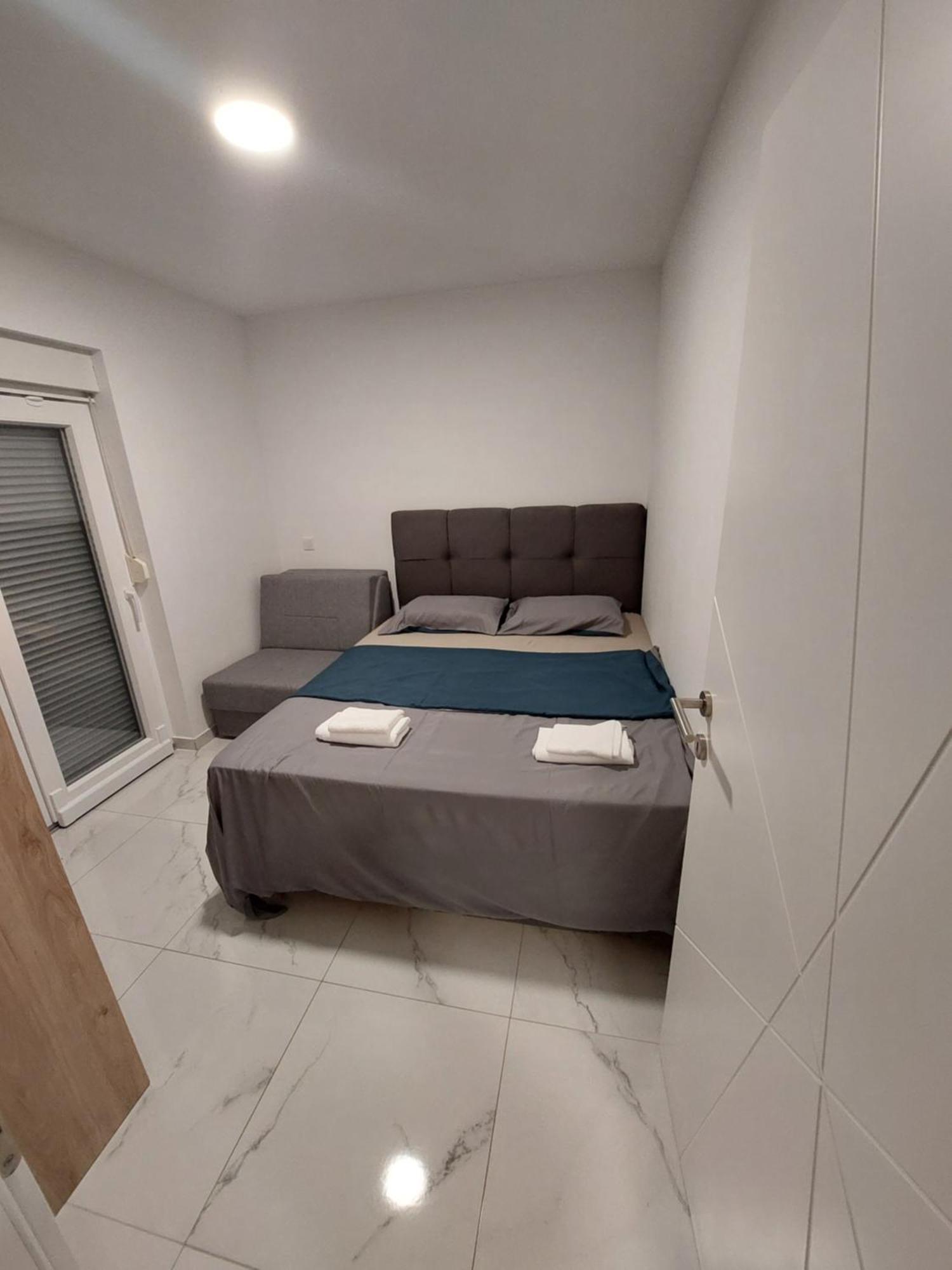 Apartmani Anastasia With Pool, โนวาลยา ภายนอก รูปภาพ